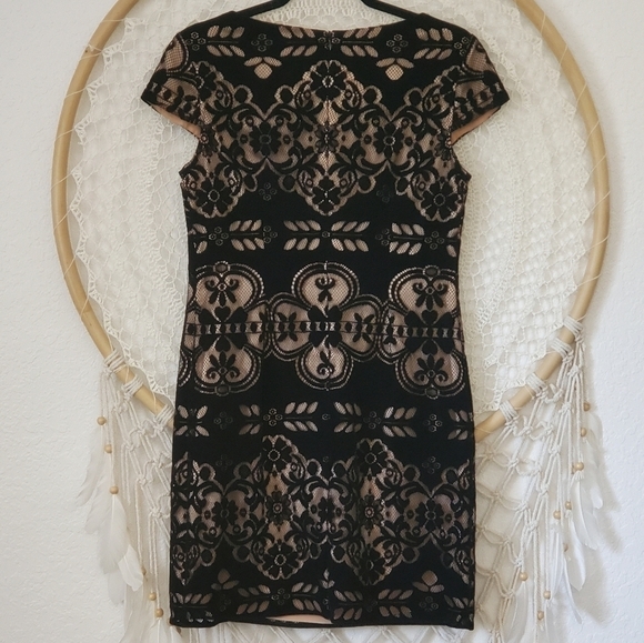 Eliza J. Black Velvet Burnout Sheath Dress Size 6P - Picture 4 of 9